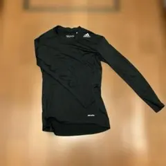 adidas TECHFIT ブラック アンダーシャツ　climalite