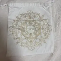 Dior ホワイトポーチ ゴールド装飾