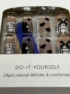ネイルチップ 24pcs ハート　格子模様