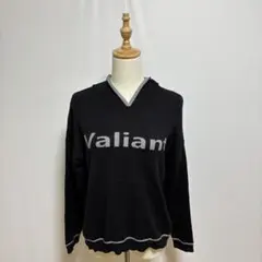 フーデットニットセーター　英字　黒　もっちり　春ニット　カジュアル