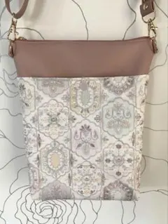 インド刺繍生地　縦型　サコッシュ