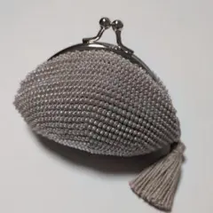 ビーズがま口　タッセル付　アクセサリー、小銭、薬入れ　ベージュ