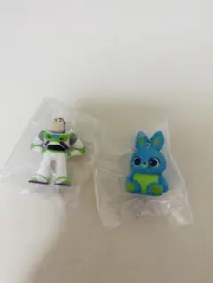 トイストーリーまちぼうけ2 ガチャガチャ　バズ・ライトイヤーとバニー