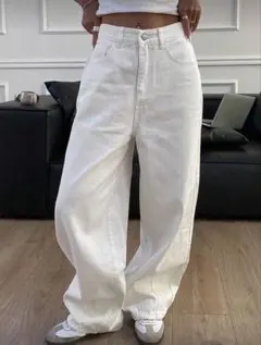 DAZY レディース　ゆったりデニム　ホワイト　無地