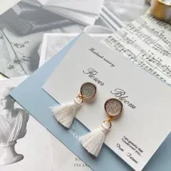 ハンドメイド　アンティークボタンピアス&タッセル