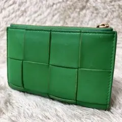 【美品】ボッテガヴェネタ　カセット　ミディアム　二つ折り財布　パラキート