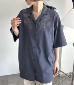 刺繍入り 開襟シャツ 半袖 ブルーグレー