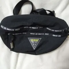 ガ*ー様 GUESS ブラック ボディバッグ