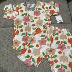 新品　花柄パジャマセット 90