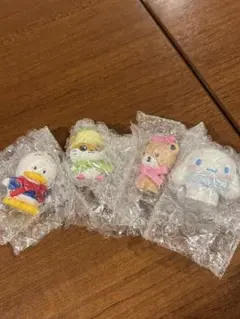 サンリオキャラクターズ　シークレットピンズ