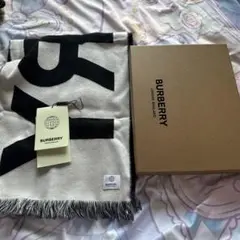 BURBERRY ウールマフラー ホワイト/ブラック 186x33cmのサムネイル