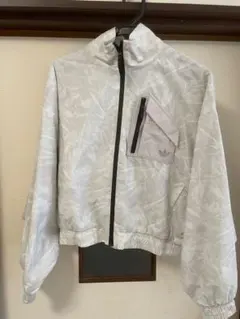 adidas クロップドナイロンジャケット