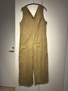 universal overall ベージュ Vネック サロペット