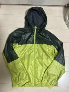 ユニクロ　フード付きナイロンジャケット S 黒