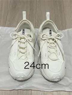 新品⭐︎NIKE/ナイキ/TC7900⭐︎ホワイト/24.0cm NIKE / TC7900（スニーカー）｜NIKE（ナイキ）のファッション
