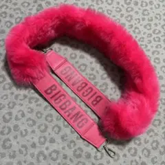 BIGBANG ピンクファーショルダーストラップ