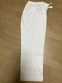 看護師、白衣ズボン。ハナエ・モリ。ホワイト ストレートパンツ