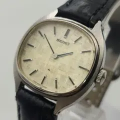 セイコー　稼働　手巻き　スクエア　腕時計　シルバー　リネンダイヤル