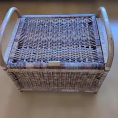 蓋付きバスケット　ラタン　籐のかご　昭和レトロ　　アンティーク