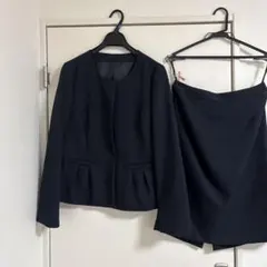 ネイビー スカートスーツ