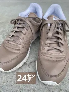 ブラウン スニーカー