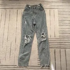 ダメージ加工 グレー デニムパンツ