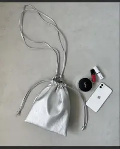 【新品未使用】MYMOOD. シルバー 巾着型 ショルダーバッグ