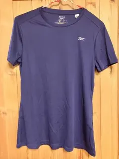 新品未使用！Reebok Tシャツのサムネイル