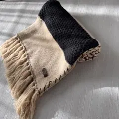ピヌエ　ハンドステッチニットマフラー　フリンジ付き