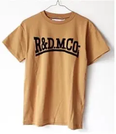 R&D.M.Co- ロゴTシャツ キャメルのサムネイル