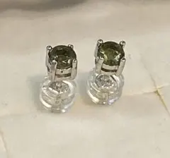 特選！宝石質モルダバイトピアス　4mm 本物保証　激安卸価格