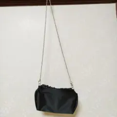 ブラック ナイロン ギャザー クラッチバッグ