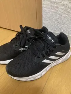 adidas ランニングシューズ