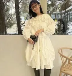 【新品未使用】rosymonster フラワースカート　フレア　白　セレモニーのサムネイル