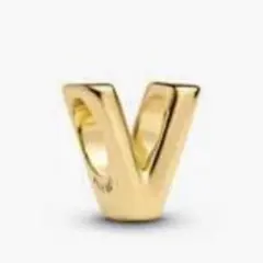 Pandora charm ゴールド アルファベット