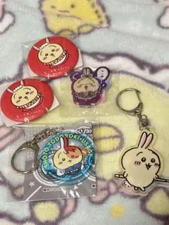 ちいかわ　うさぎ　缶バッジ　キーホルダー　アクリルスタンド