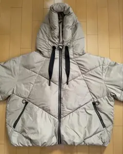 【週末値下げ】ZARA フード付きベージュダウンジャケット