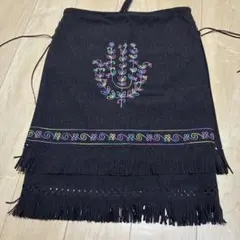 CONTATTO フリンジスカート 刺繍デザインのサムネイル