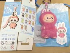 ラブブ キーホルダー　イニシャル Q PIN FOR LOVE