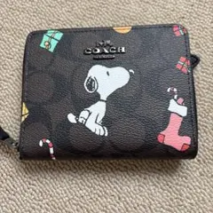 コーチ　スヌーピー二つ折り財布