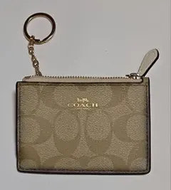 COACH ベージュパスケース【新品未使用】ショッパー付