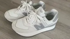 New Balance 574 ホワイト/グレー スニーカー　23.5