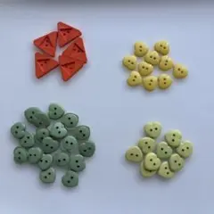 ラ・ドログリー　ボタン　ハート形　 三角形