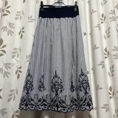 【美品】ストライプ 夏用　フレアスカート　刺繍入り