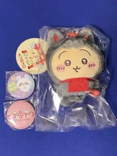 ちいかわ　もぐもぐ本舗　伏見稲荷なマスコット(うさぎ) 缶バッチ付き