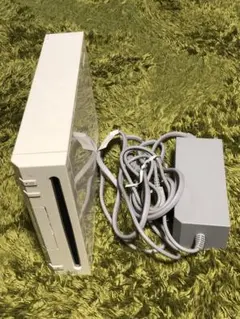 任天堂　ｗｉｉ 本体(白)と電源ケーブル　ジャンク