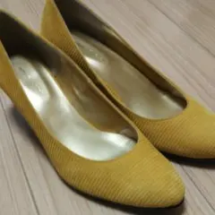イエローパンプス未使用品のサムネイル
