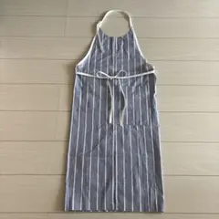 お尻が隠れるカフェエプロン ロングエプロン　水色