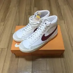 Nike Blazer Mid 77 VNTG ホワイト/バーガンディ