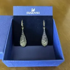 未使用 Swarovski ピアス /クリスタル/ロジウムコ－ティング - メルカリ